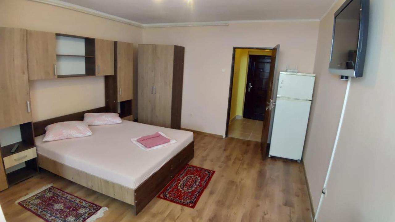 Flora Apartament Διαμέρισμα Σάτου Μάρε Εξωτερικό φωτογραφία