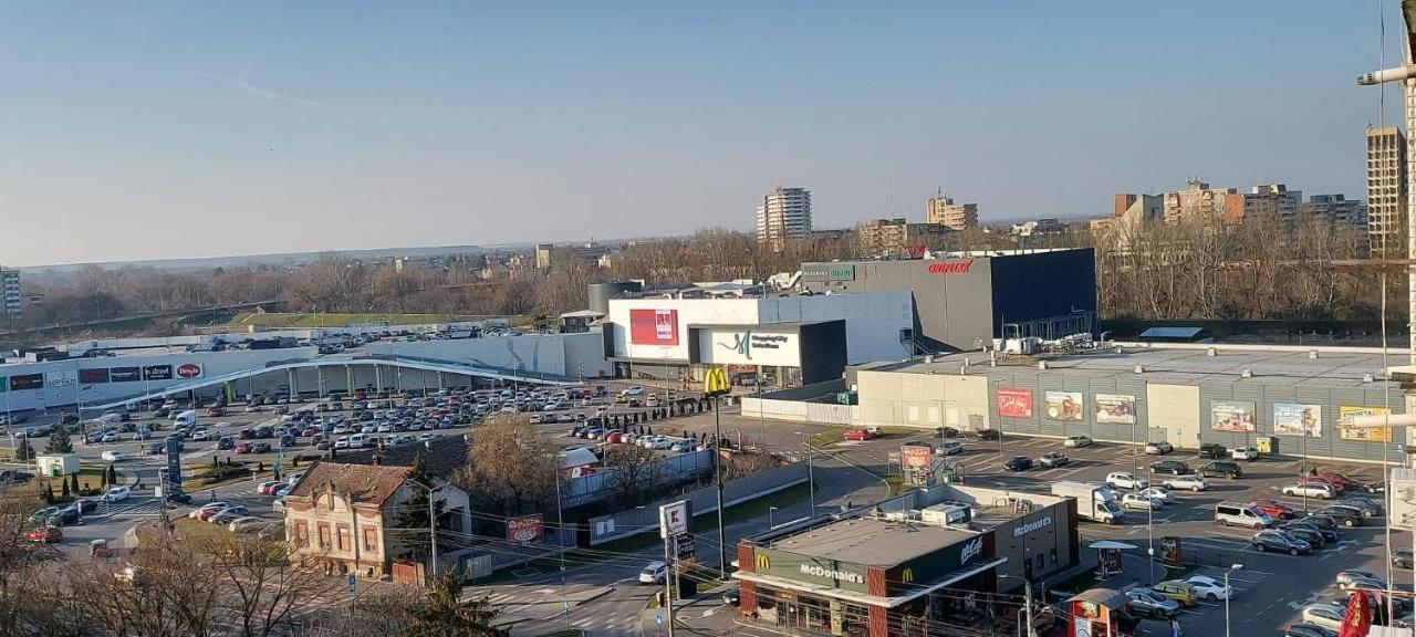 Flora Apartament Διαμέρισμα Σάτου Μάρε Εξωτερικό φωτογραφία