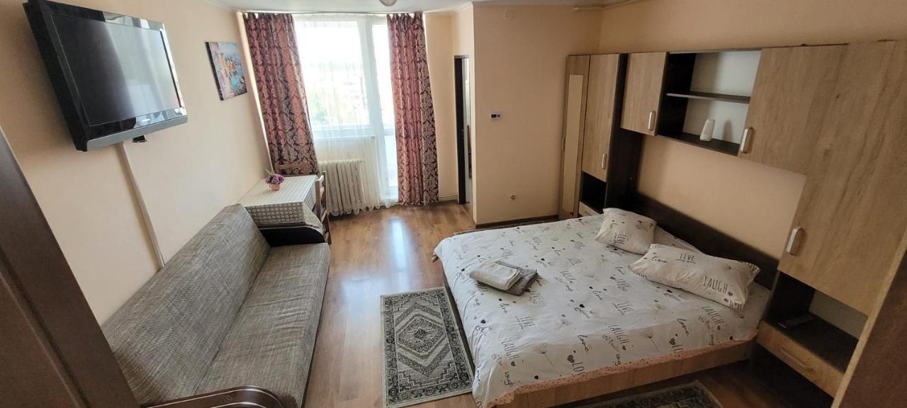 Flora Apartament Διαμέρισμα Σάτου Μάρε Εξωτερικό φωτογραφία